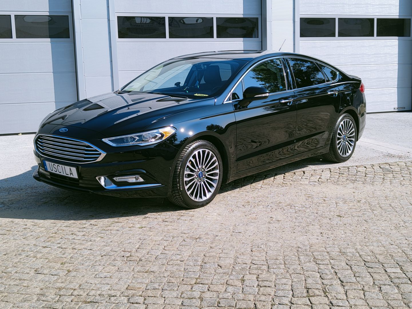 ford mondeo po wykonanej usłudze - oklejenie samochodu cena Lubin