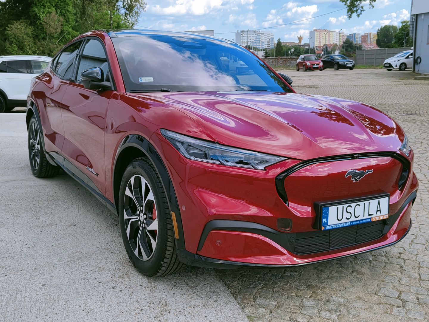 ford mustang od przodu - oklejanie samochodów cena Lubin