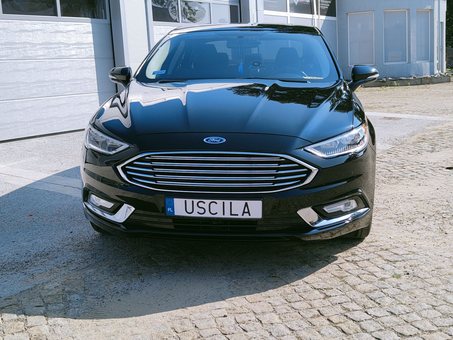 ford mondeo od frontu - oklejanie folią PPF Lubin